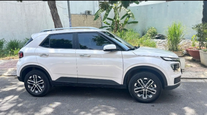 Аренда автомобиля Hyundai Venue в Нячанге