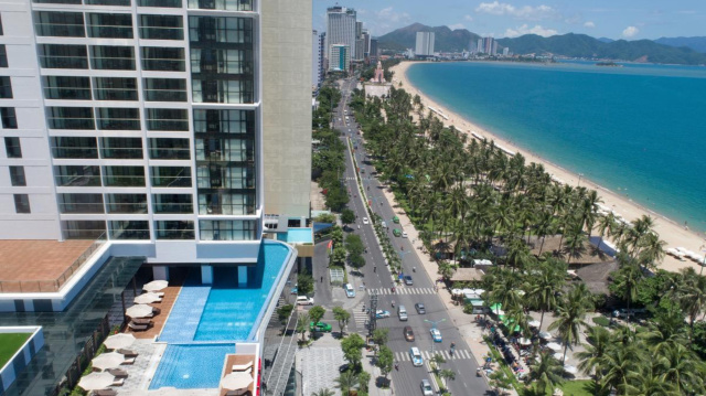 Завтрак отель Vinpearl Beachfront Нячанг Вьетнам