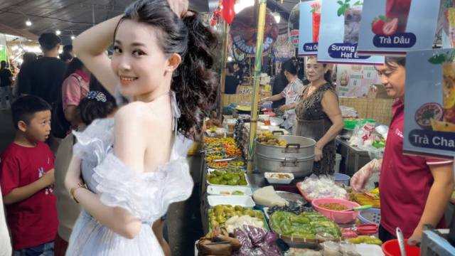Can Tho 🇻🇳 Night Market | Massive Cake Festival with 1500 Food Stalls & Crazy Crowds (4K 60FPS)