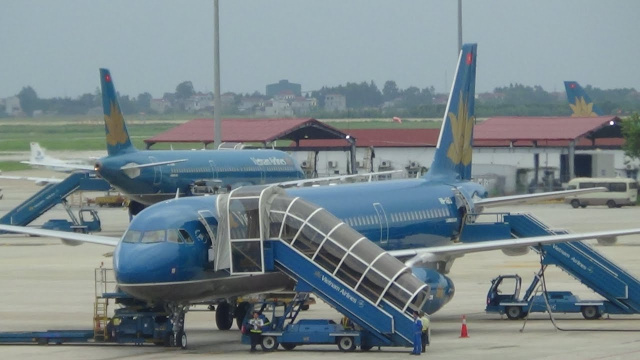 Xem M&aacute;y bay  VN airline hạ c&aacute;ch tuyệt đẹp tại BMT