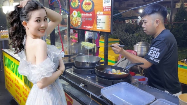 Can Tho Night Market at 8PM 🇻🇳 | Busy Street Food & Night Life 4K 60FPS
