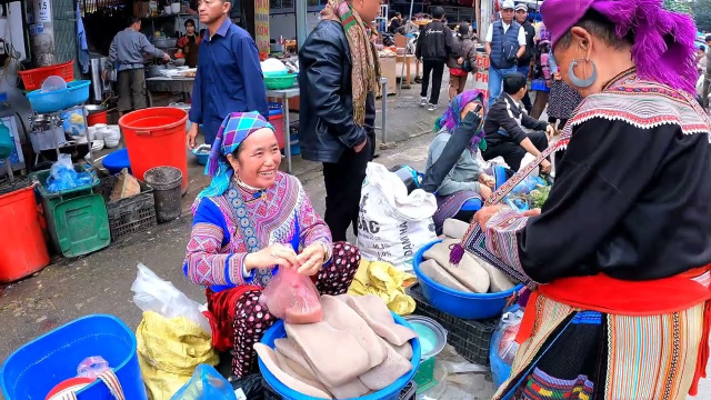 Unseen Vietnam: Bac Ha Sunday Market &ndash; Ethnic Culture & Real Highland Food in Lao Cai