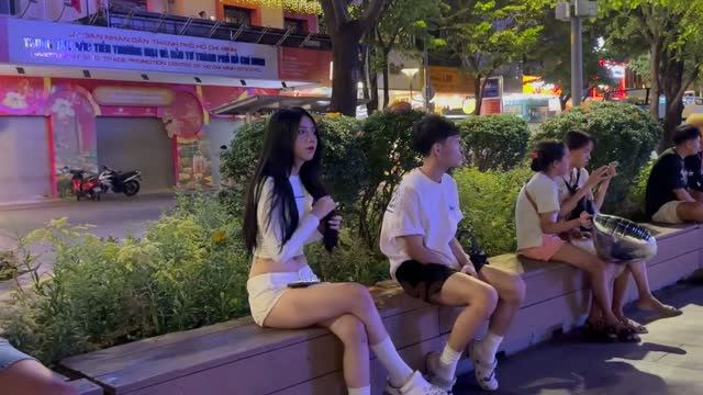 Ночная жизнь Сайгона 🇻🇳 Красивые местные девушки