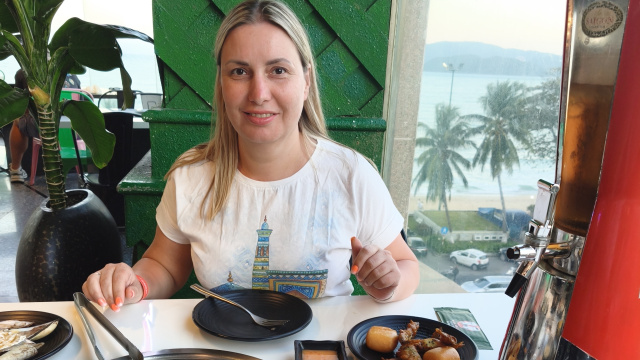 Безлимитное кафе в Нячанге. Вьетнам. Đ&agrave; Lạt Buffet BBQ