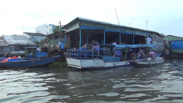 Can Tho Floating Market Vietnam 2013