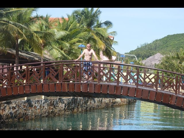 Парк развлечений "Винперл". Вьетнам. Нячанг.  Аmusement park "Vinpearl". Vietnam. Nha Trang.