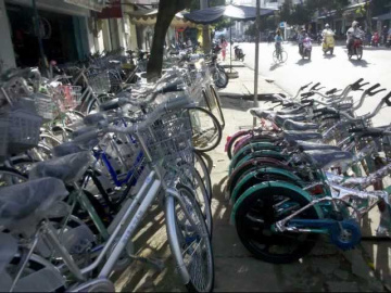 Well come to Kon Tum a small mountain city!