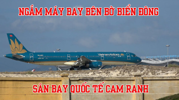 Quay m&aacute;y bay ở đầu ph&iacute;a bắc s&acirc;n bay Cam Ranh - s&aacute;t bờ biển Đ&ocirc;ng.