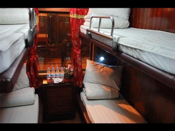 Ha Noi to Sapa Train| Tourist train to Lao Cai