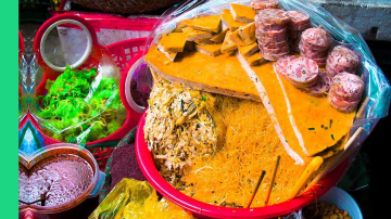 UNDISCOVERED Street Food of Hue, Vietnam - MEAT SHRINE and Bun Bo Hue in Đ&ocirc;ng Ba Market!