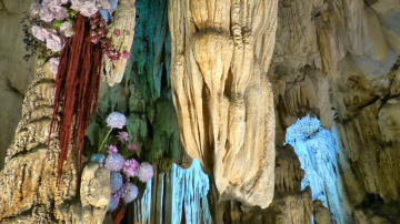 Đền Vũng Đục cave and travel from Cat Ba